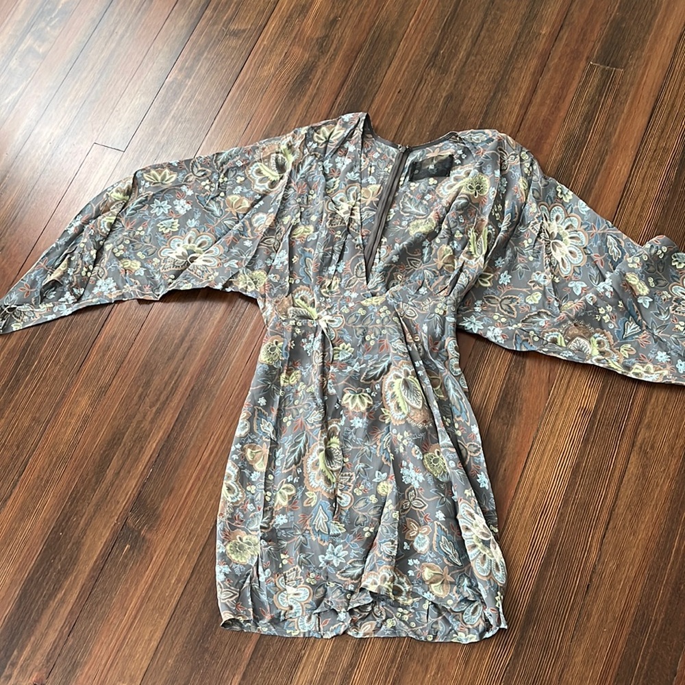 Low cut kimono style reformation dress size 0